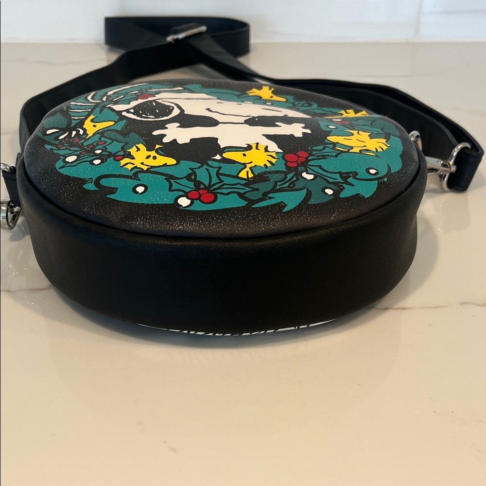 Loungefly Peanuts Snoopy Holiday Wreath Crossbody Bag - Picture 10 of 14